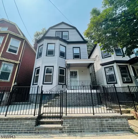 823 S 14th St, Newark, NJ 07108