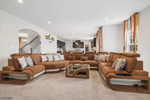 Living - 2 Vansickle Ct, Landing, NJ 07850 photo 2 of 2