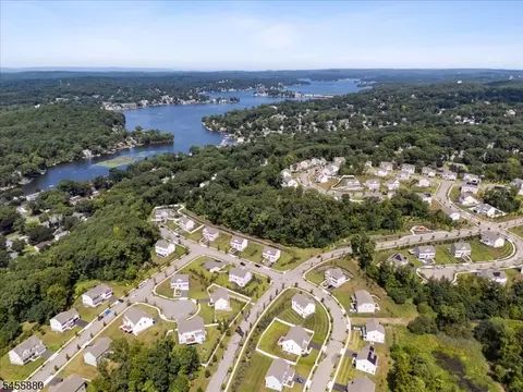 View/Area - 2 Vansickle Ct, Landing, NJ 07850 photo 3 of 3