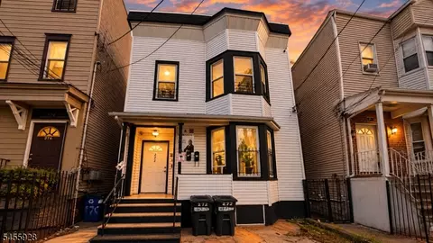 272 Littleton Ave, Newark, NJ 07103