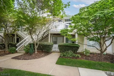 70 Sage Ct, Bedminster, NJ 07921