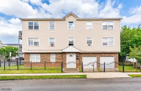42 S 5th St, Elizabeth City, NJ 07206