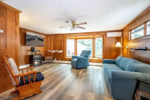 Living - 321 Terhune Ave, Passaic, NJ 07055 photo 1 of 3