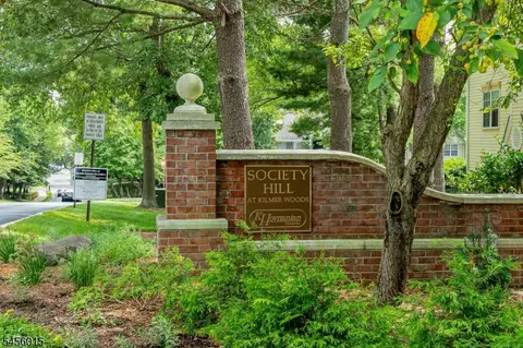 631 Plum Ter #631, Mahwah, NJ 07430