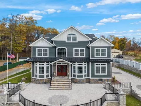 45 Dietrich Ln, North Haledon, NJ 07508