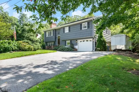 157 Mountain Cir, West Milford, NJ 07480