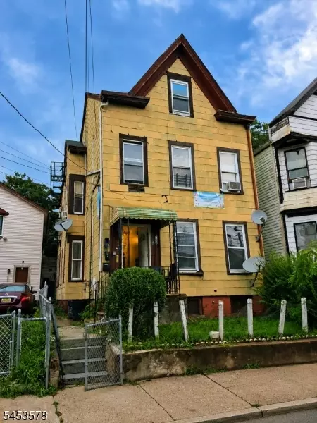 165 Pearl St, Paterson, NJ 07501