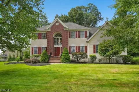 17 Burniston Ct, Hillsborough, NJ 08844