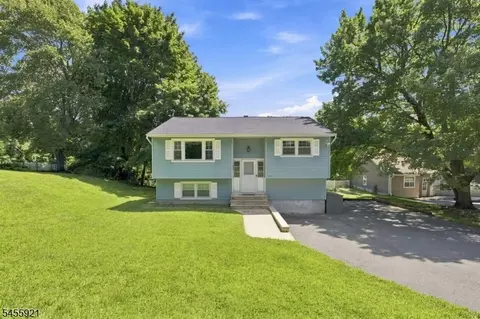 20 S Hillside Dr, Budd Lake, NJ 07828