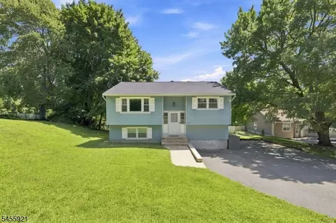 20 S Hillside Dr, Budd Lake, NJ 07828