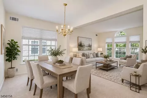 112 Kensington Cir, Belvidere, NJ 07823
