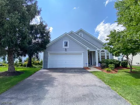 112 Kensington Cir, Belvidere, NJ 07823