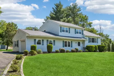 672 Thruway Dr, Bridgewater, NJ 08807