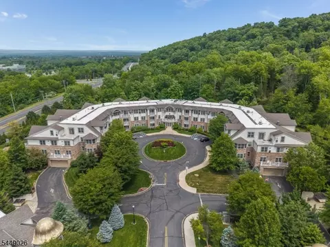 351 Victoria Dr, Bridgewater, NJ 08807