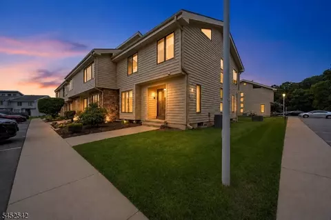 180 Dakota Dr, Lafayette, NJ 07848