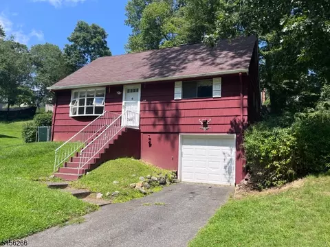 194 Tomahawk Trl, Sparta, NJ 07871