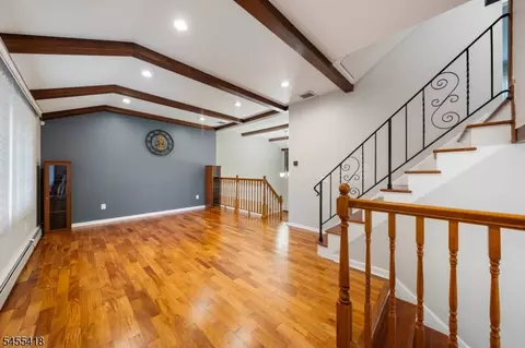Living - 856 Mitchell Ave, Union, NJ 07083 photo 2 of 4