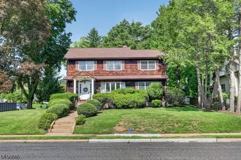 484 Godwin Ave, Midland Park, NJ 07432