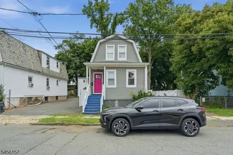246 W 19th Ave, Irvington, NJ 07111