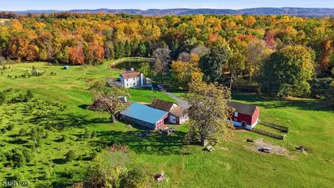 21 Frontage Rd, Blairstown, NJ 07825