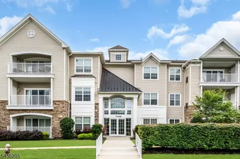 7110 Westover Way #7110, Somerset, NJ 08873