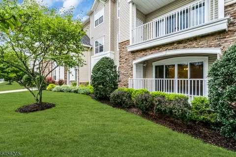 7110 Westover Way #7110, Somerset, NJ 08873