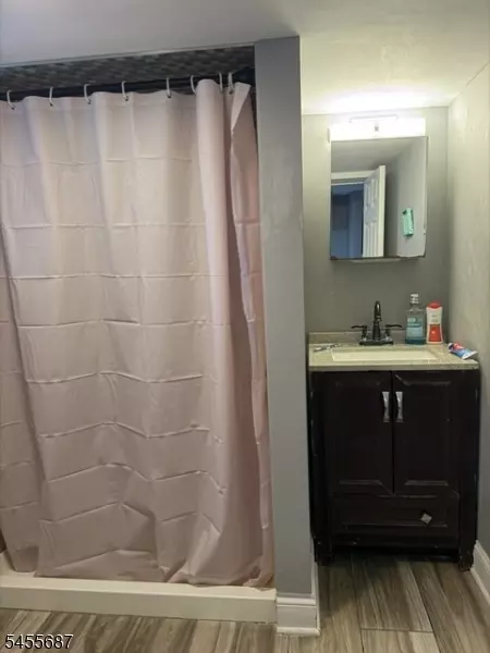Bath - 1007 W 8th St, Plainfield, NJ 07063 photo 3 of 8
