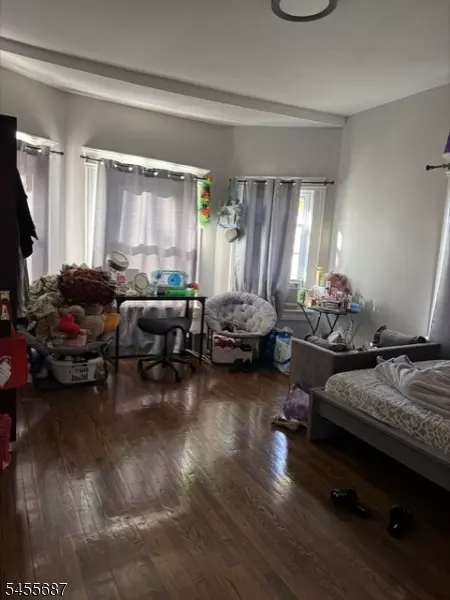 Bedroom - 1007 W 8th St, Plainfield, NJ 07063 photo 6 of 9