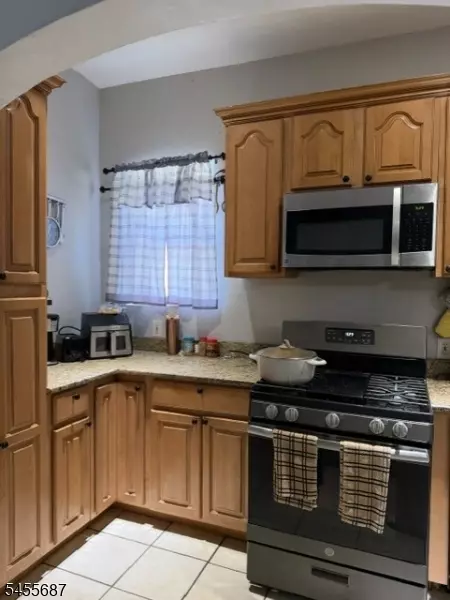 Entry Way - 1007 W 8th St, Plainfield, NJ 07063 photo 1 of 6