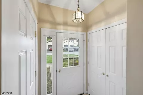 10 Oriole Ter, Newton, NJ 07860