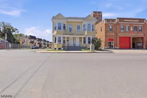 665 Grove St, Irvington, NJ 07111