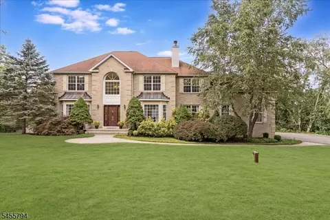 15 Dana Dr, Lafayette, NJ 07848