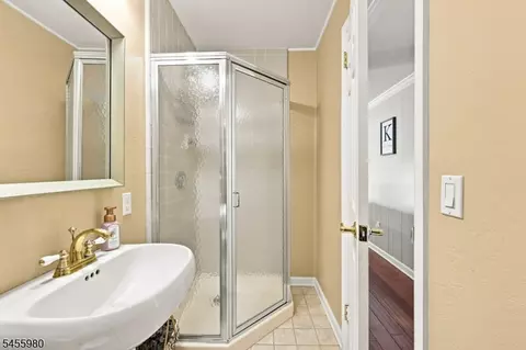 Bath - 67 Bald Eagle Rd, Hackettstown, NJ 07840 photo 2 of 6