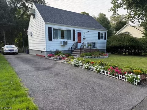 334 N 4th Ave, Hawthorne, NJ 07506