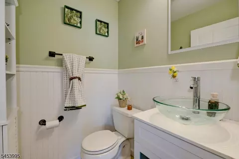 Bath - 416 Giles Ave, Middlesex, NJ 08846 photo 1 of 4
