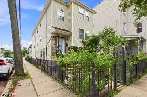 64 Fabyan Pl #2, Newark, NJ 07108
