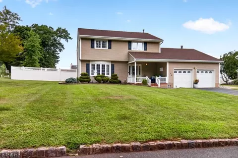960 Gates Ave, Piscataway, NJ 08854