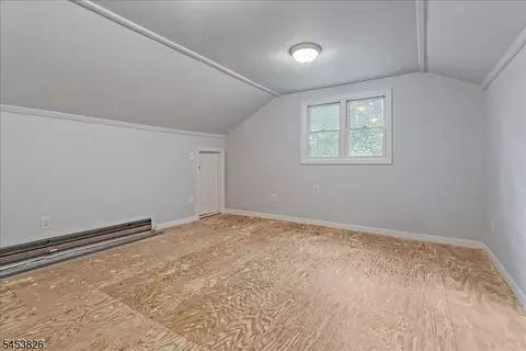 Bedroom - 1460 Alps Rd, Wayne, NJ 07470 photo 4 of 10