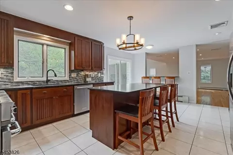Kitchen - 1460 Alps Rd, Wayne, NJ 07470 photo 6 of 7