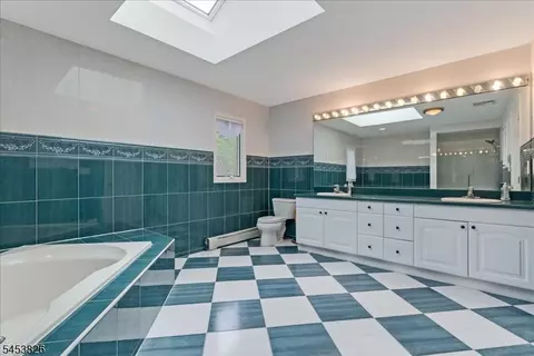 Bath - 1460 Alps Rd, Wayne, NJ 07470 photo 4 of 5