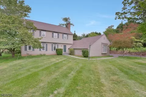 11 Amherst Ct, Annandale, NJ 08801