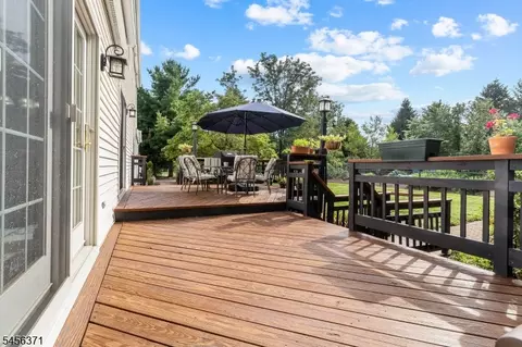 Exterior - 20 Stonebridge Rd, Hampton, NJ 08827 photo 3 of 6