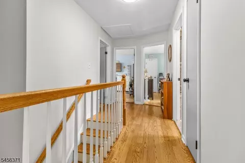Entry Way - 20 Stonebridge Rd, Hampton, NJ 08827 photo 3 of 3