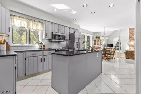 Kitchen - 20 Stonebridge Rd, Hampton, NJ 08827 photo 1 of 2
