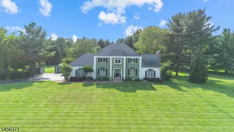 Exterior - 20 Stonebridge Rd, Hampton, NJ 08827 photo 6 of 6