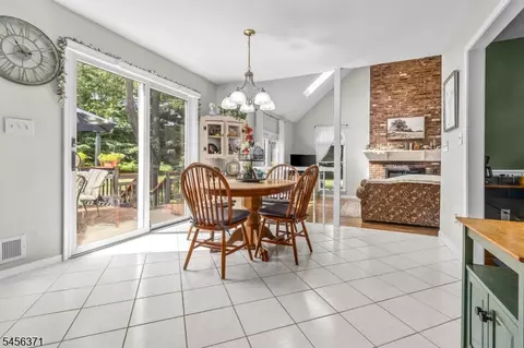 Dining - 20 Stonebridge Rd, Hampton, NJ 08827 photo 2 of 4