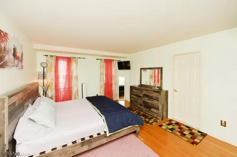 Bedroom - 27 Tanager Ct, Wayne, NJ 07470 photo 4 of 5