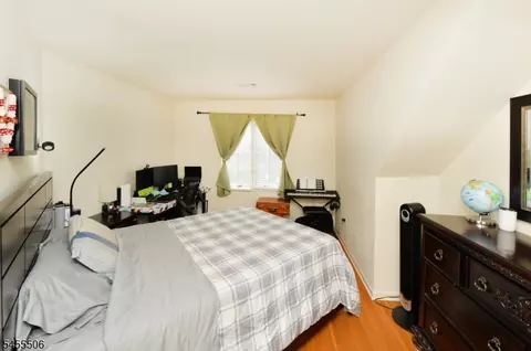 Bedroom - 27 Tanager Ct, Wayne, NJ 07470 photo 1 of 5