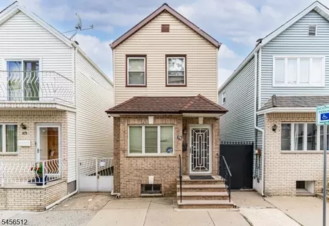 67 Marne St, Newark, NJ 07105