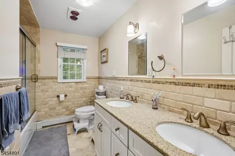 Bath - 3 Kennedy Ct, Wayne, NJ 07470 photo 3 of 3